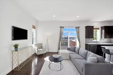 5233 W Olive Ave, Chicago, IL 60646 photo 7