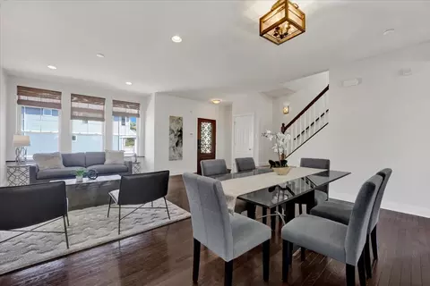 5233 W Olive Ave, Chicago, IL 60646 photo 5