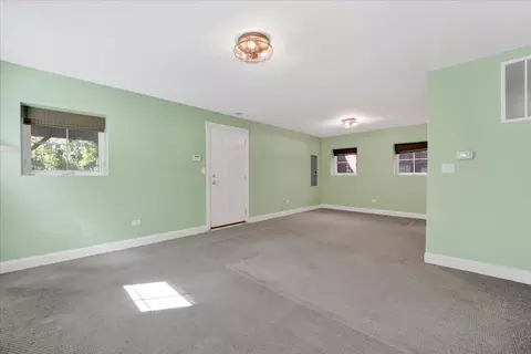 5233 W Olive Ave, Chicago, IL 60646 photo 28