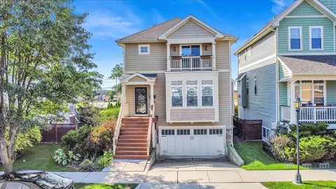 5233 W Olive Ave, Chicago, IL 60646