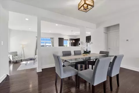5233 W Olive Ave, Chicago, IL 60646 photo 6