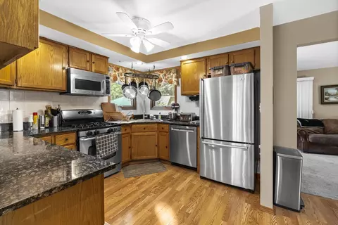 Kitchen - 902 Spring Beach Way, Cary, IL 60013 photo 1 of 1