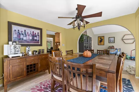 Dining - 902 Spring Beach Way, Cary, IL 60013 photo 2 of 2