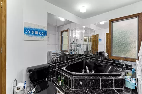 Bath - 902 Spring Beach Way, Cary, IL 60013 photo 4 of 6
