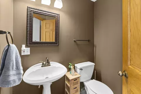 Bath - 902 Spring Beach Way, Cary, IL 60013 photo 1 of 6