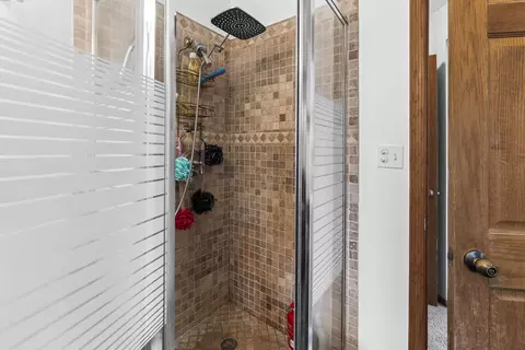 Bath - 902 Spring Beach Way, Cary, IL 60013 photo 5 of 6