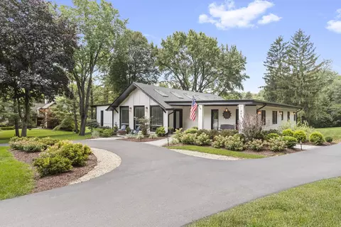 404 Inverdale Dr, Inverness, IL 60010