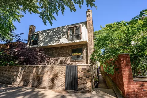820 W Wolfram St #B, Chicago, IL 60657
