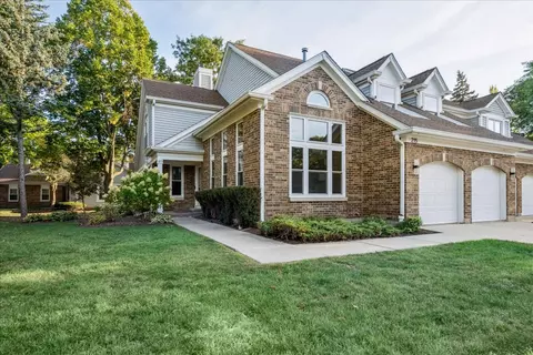 215 Willow Pkwy, Buffalo Grove, IL 60089