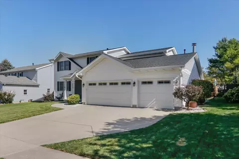 1506 Paddington Dr, Bloomington, IL 61704