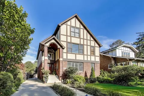 810 N Marion St, Oak Park, IL 60302