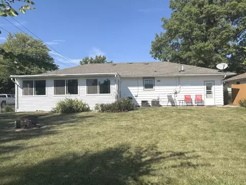 Exterior - 1088 W Walnut St, Kankakee, IL 60901 photo 8 of 9