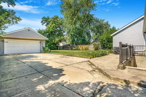 Exterior - 7510 S Thomas Ave, Bridgeview, IL 60455 photo 4 of 4