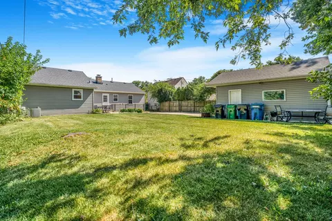 Exterior - 7510 S Thomas Ave, Bridgeview, IL 60455 photo 3 of 4