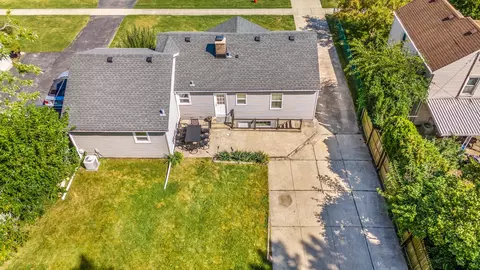View/Area - 7510 S Thomas Ave, Bridgeview, IL 60455 photo 2 of 2