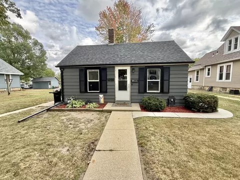 503 S 3rd St, Oregon, IL 61061