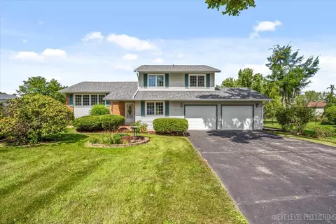 38 W144 Beckman Trl, Elgin, IL 60124