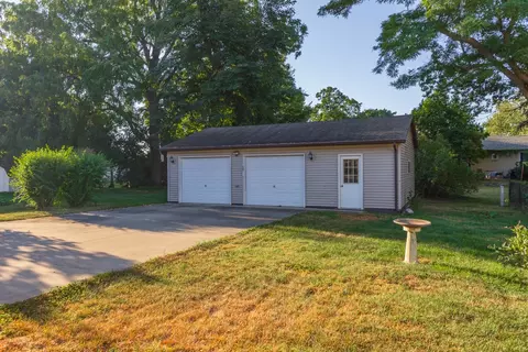 Exterior - 528 E 2nd St, El Paso, IL 61738 photo 2 of 3