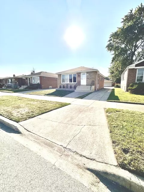 12832 S Manistee Ave, Chicago, IL 60633
