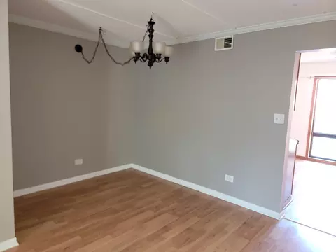 Dining - 5406 Chateau Dr #4, Rolling Meadows, IL 60008 photo 1 of 1