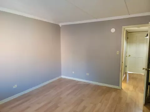 Living - 5406 Chateau Dr #4, Rolling Meadows, IL 60008 photo 4 of 4