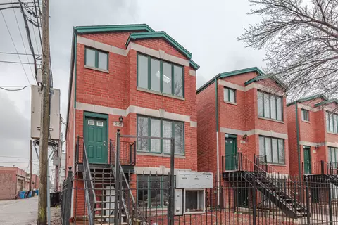 2413 W Taylor St, Chicago, IL 60612