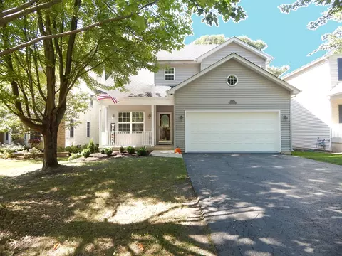3 S560 Melcher Ave, Warrenville, IL 60555