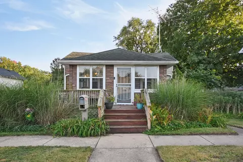921 E North St, Morris, IL 60450