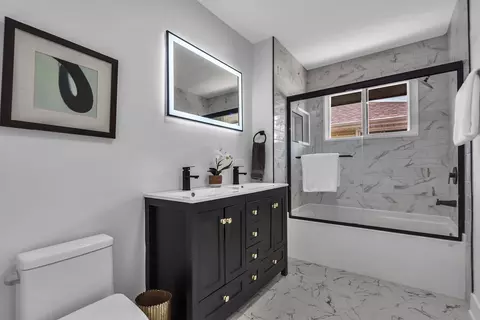 Bath - 980 Marshall Dr, Des Plaines, IL 60016 photo 2 of 2