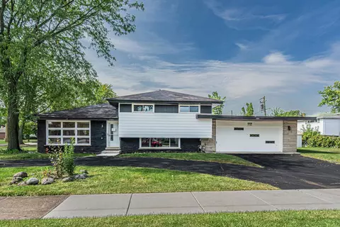 980 Marshall Dr, Des Plaines, IL 60016