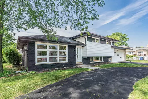 Exterior - 980 Marshall Dr, Des Plaines, IL 60016 photo 5 of 6