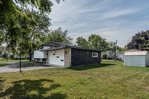 Exterior - 980 Marshall Dr, Des Plaines, IL 60016 photo 3 of 6