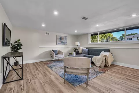 Living - 980 Marshall Dr, Des Plaines, IL 60016 photo 1 of 1