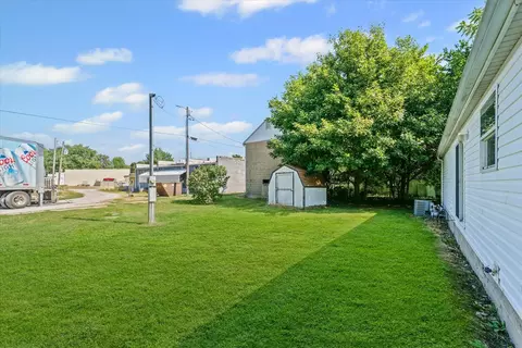 101 Railroad St, Sidell, IL 61876 photo 28