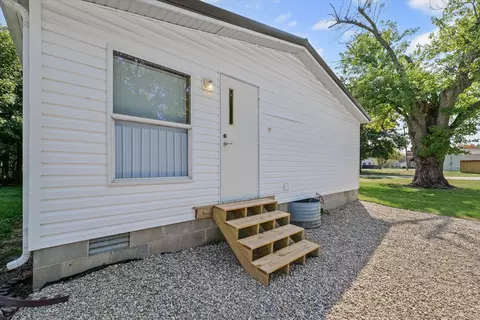 101 Railroad St, Sidell, IL 61876 photo 25