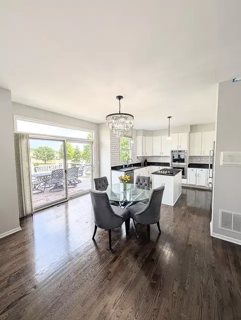 Kitchen - 5520 Bear Claw Ct, Hoffman Estates, IL 60192 photo 5 of 5