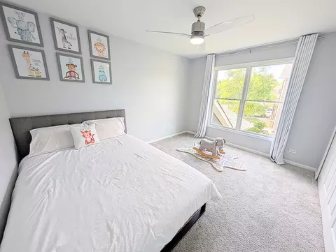 Bedroom - 5520 Bear Claw Ct, Hoffman Estates, IL 60192 photo 4 of 5