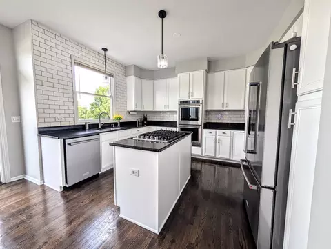 Kitchen - 5520 Bear Claw Ct, Hoffman Estates, IL 60192 photo 1 of 5