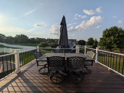 Exterior - 5520 Bear Claw Ct, Hoffman Estates, IL 60192 photo 5 of 8