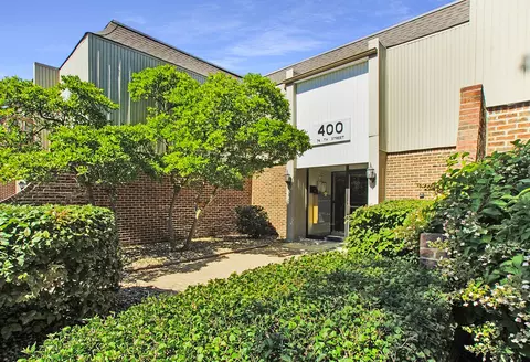 400 74th St #106, Downers Grove, IL 60516