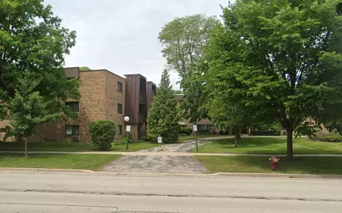 2604 N Windsor Dr #307, Arlington Heights, IL 60004