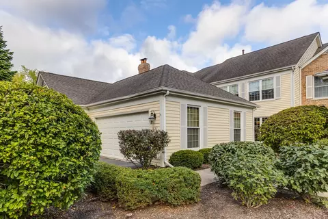 837 Suffield Sq, Lincolnshire, IL 60069