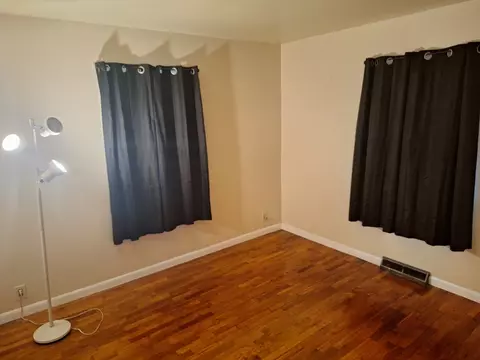 Bedroom - 101 E Lincoln St, Sidell, IL 61876 photo 10 of 12