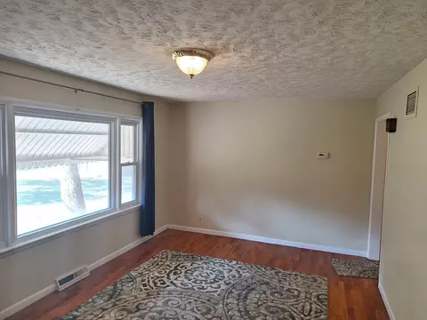 Living - 101 E Lincoln St, Sidell, IL 61876 photo 1 of 6