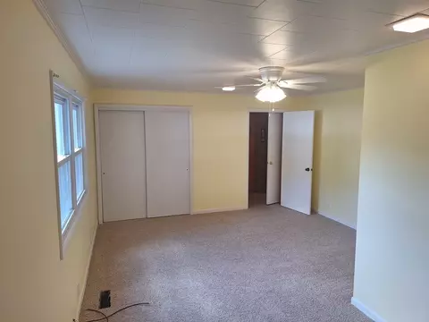 Bedroom - 101 E Lincoln St, Sidell, IL 61876 photo 6 of 12