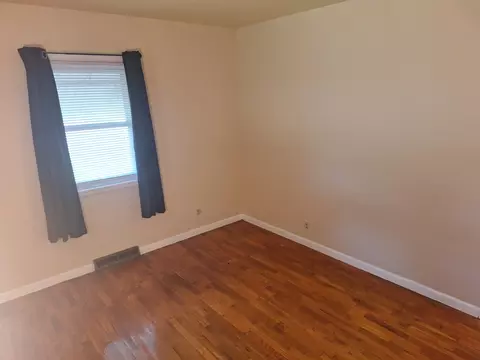 Bedroom - 101 E Lincoln St, Sidell, IL 61876 photo 12 of 12