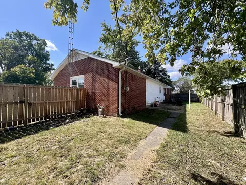 Exterior - 101 E Lincoln St, Sidell, IL 61876 photo 5 of 5