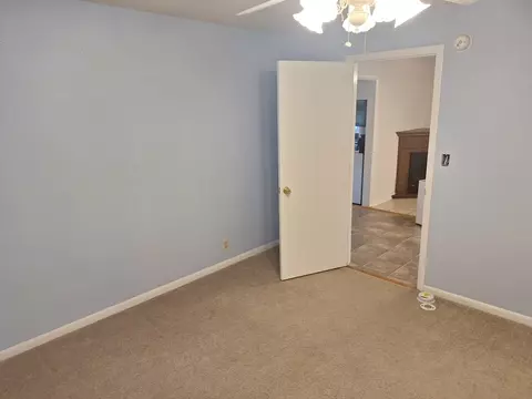 Bedroom - 101 E Lincoln St, Sidell, IL 61876 photo 3 of 12