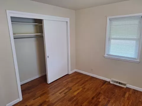 Bedroom - 101 E Lincoln St, Sidell, IL 61876 photo 9 of 12
