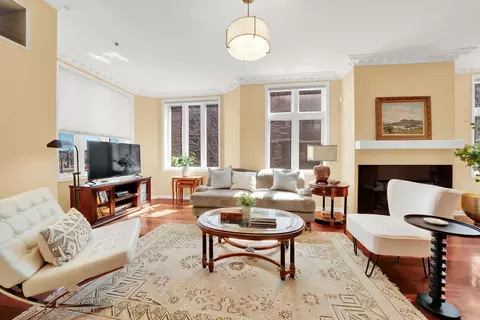 Living - 324 E 17th St, Chicago, IL 60616 photo 1 of 5